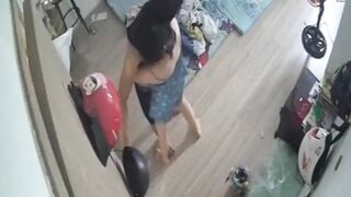 Đi làm công ty về lâu ngày gặp vợ đè ra đụ luôn