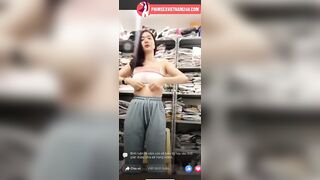 Em gái thay đồ quên tắt live và cái kết ...!