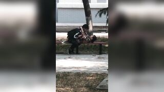 Public: Học sinh thời này bạo thật!!