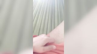Con  chị họ nứng lồn trông quán thủ dâm puplic