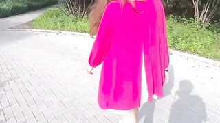 em áo đỏ dễ thương thích pulic ngoài trời