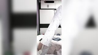 Lộ hàng trên livestream p1