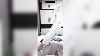 Lộ hàng trên livestream p1