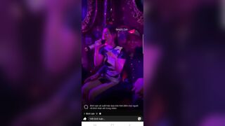 Clip Chu Thanh Huyền Làm Quán Karaoke Vợ Quang Hải Hát Vạn Người Mê