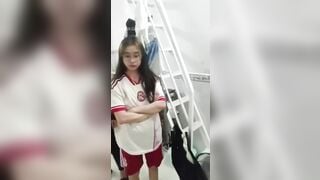 Cho Vợ Đi Làm Công Nhân Dắt Trai Về Phòng Ngủ Xài Cả Dầu Gội Durex 2
