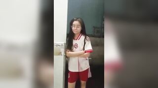 Cho Vợ Đi Làm Công Nhân Dắt Trai Về Phòng Ngủ Xài Cả Dầu Gội Durex 2