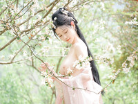 chị hằng này to tròn quá