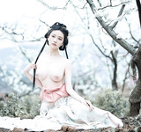 Chụp ảnh nude ở vườn đào em mẫu ảnh vú to tròn